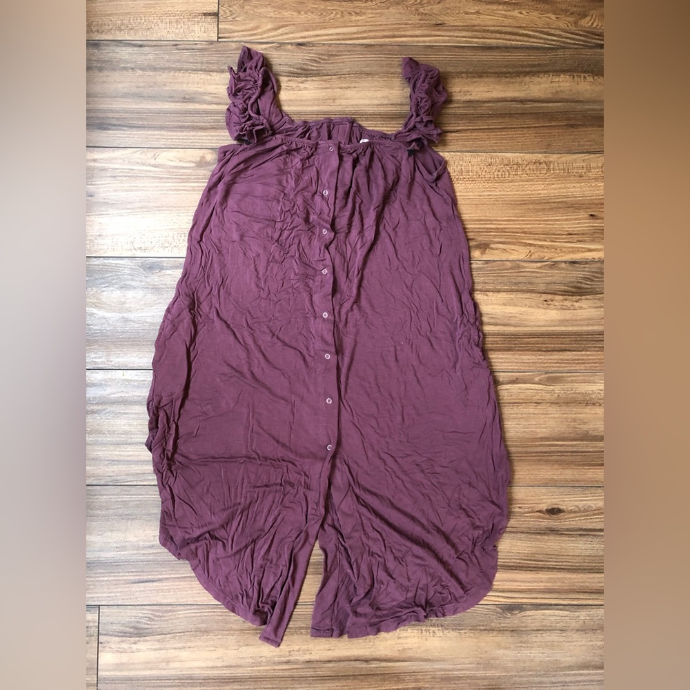 Kindred Bravely Ruffle Strap Labor & Delivery gown XS/S Burgundy Plum